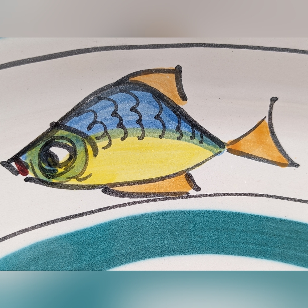 Ceram Vietri Serving Platter Hand Painted Fish Cherries Made in Italy 12.5 x 9" - Picture 3 of 5